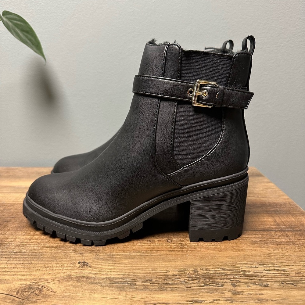 Aldo Qimas Fur Lined Chelsea Boots. Size 8. NWT. - Picture 2 of 8